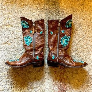 Old Gringo hand embroidered cowgirl boots